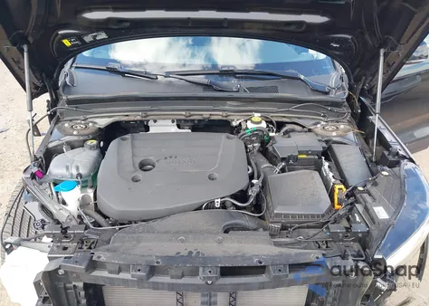 2025 Volvo Xc40 B5 Core Bright Theme z USA, uszkodzony, nr VIN YV4L12UJ4S2608309